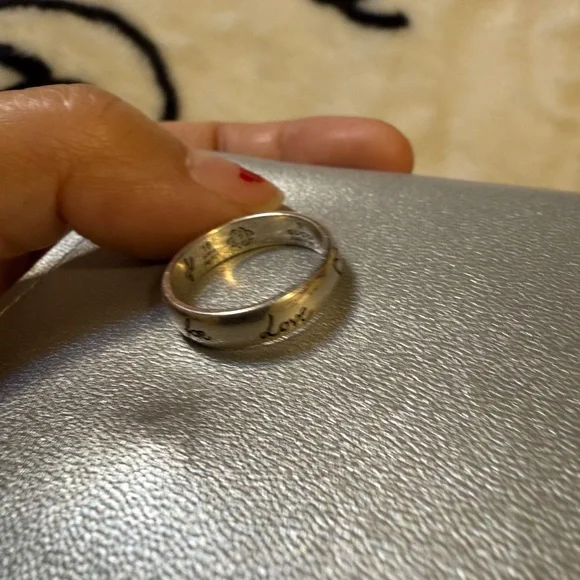 Gucci Silver Band Rings with Engraved Designs - Picture 7 of 14
